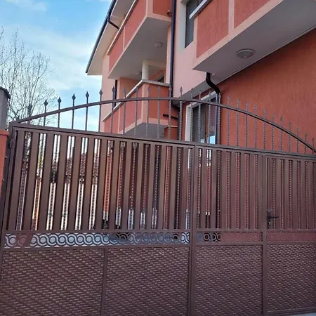 Китанови- Стаи За Гости Sliven Exterior photo